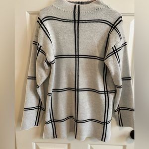 New SHEIN black and white sweater-size small-never been worn